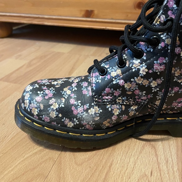 Floral Doc Martens - Picture 4 of 5
